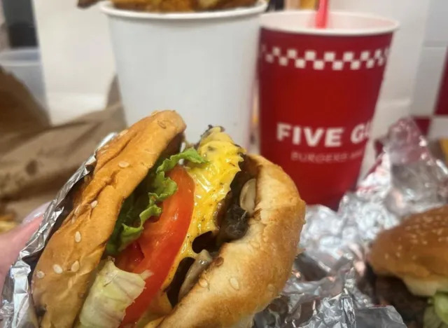 Five-Guys-Little-Hamburger-1_jpg_92