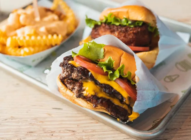 Shake-Shack-burgers-and-fries_jpg_92