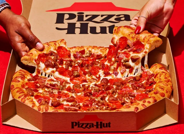 people-taking-slices-pizza-hut-pizza.jpeg_92